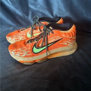 Nike G.T. Hustle 3 "Haunted Heights"
Basketball Shoes